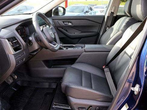Certified 2024 Nissan Rogue SL w/ SL Premium Package FWD image 18