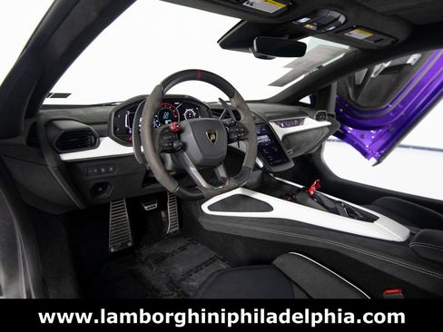 Used 2024 Lamborghini Revuelto AWD/4WD image 11