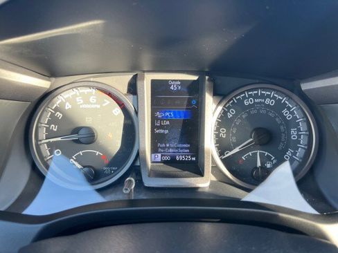 Used 2021 Toyota Tacoma TRD Off-Road w/ TRD Premium Off Road Package image 18