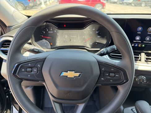 New 2026 Chevrolet Trax LS w/ LS Convenience Package FWD image 18