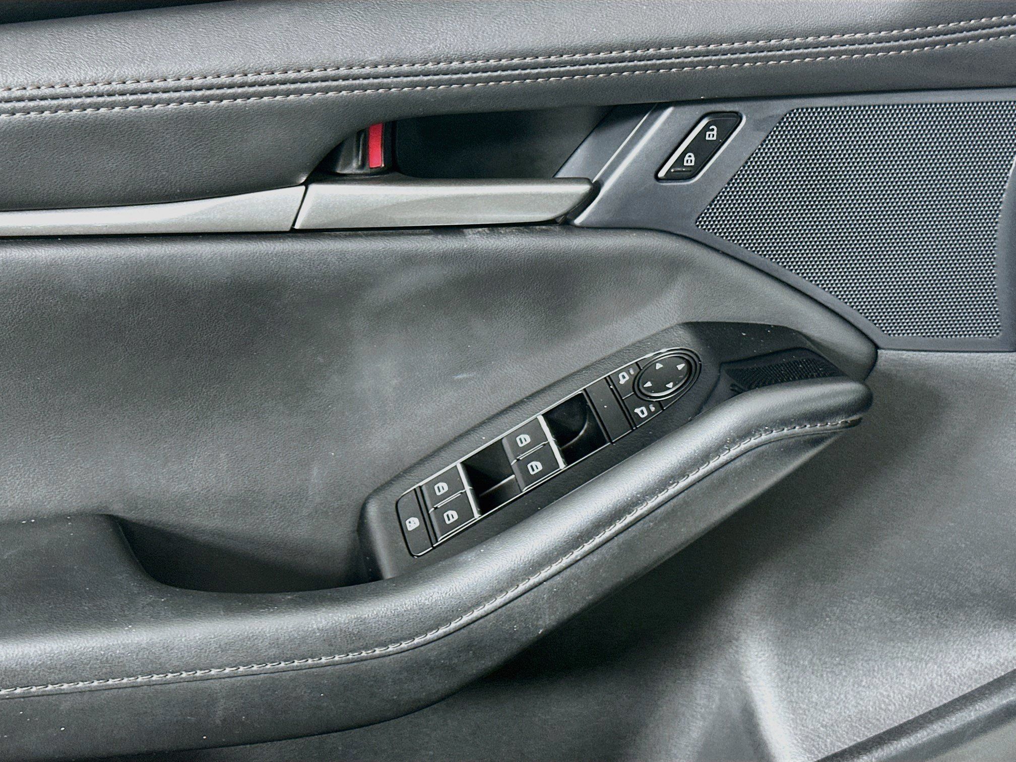 Used 2024 MAZDA MAZDA3 s FWD image 15