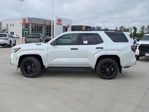 New 2026 Toyota 4Runner 4WD image 2