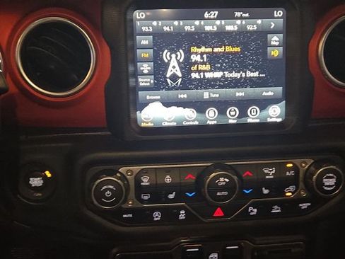 Used 2020 Jeep Gladiator Rubicon AWD/4WD image 16