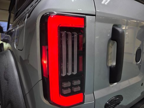 Used 2022 Ford Bronco Black Diamond image 37