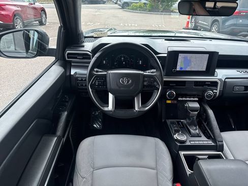 Used 2025 Toyota Tacoma SR5 w/ SR5 Upgrade Package AWD/4WD image 12