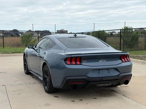 Used 2025 Ford Mustang GT Premium RWD image 7