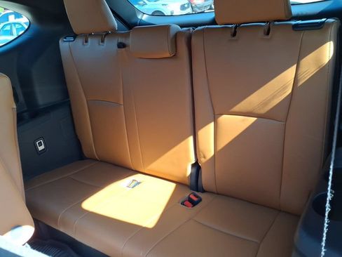 Used 2024 Toyota Highlander Platinum AWD/4WD image 13