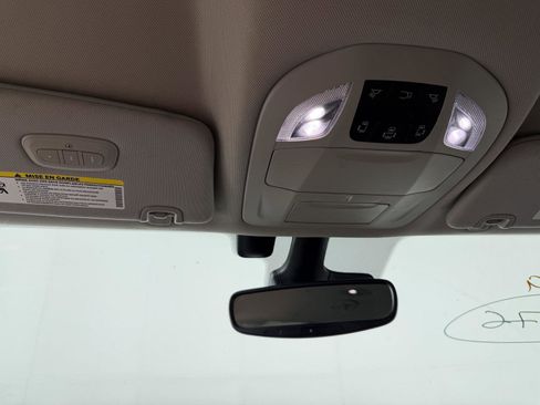 Used 2022 Chrysler Pacifica Touring-L FWD image 25