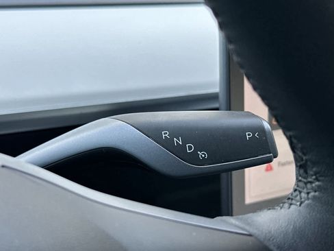 Used 2021 Tesla Model Y Long Range image 24