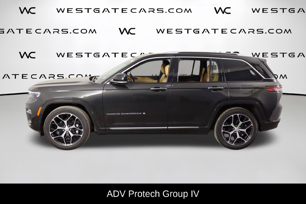 Used 2023 Jeep Grand Cherokee Summit AWD/4WD image 5