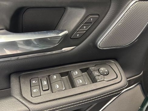New 2026 RAM 1500 Laramie AWD/4WD image 17