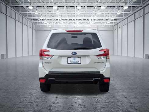 Used 2022 Subaru Forester Limited AWD/4WD image 4