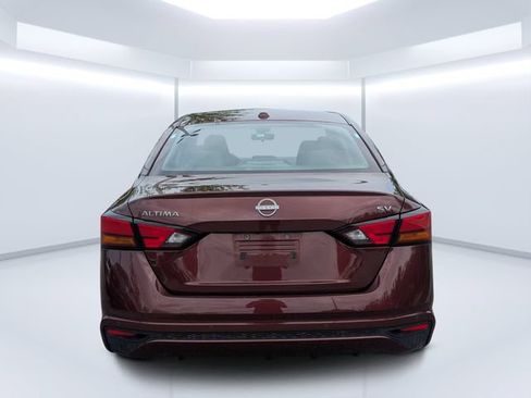 Used 2024 Nissan Altima 2.5 SV FWD image 4