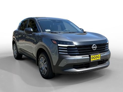Used 2025 Nissan Kicks S AWD/4WD image 7