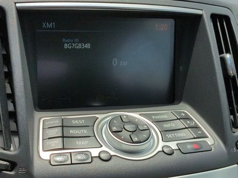 Used 2015 INFINITI Q60 Convertible w/ Premium Package RWD image 20