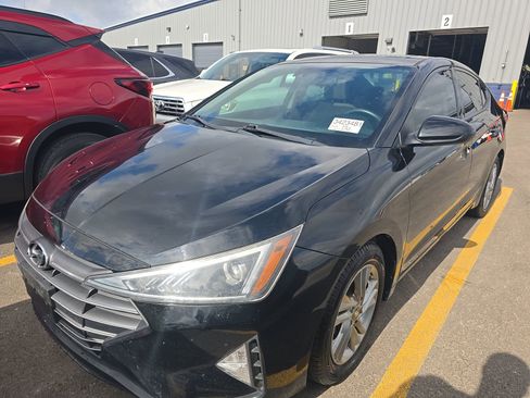 Used 2020 Hyundai Elantra Value Edition FWD image 2