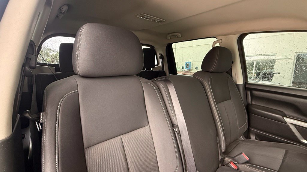 Used 2017 Nissan Titan SV RWD image 9