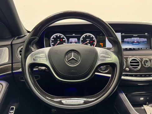 Used 2017 Mercedes-Benz S 550 Sedan image 24