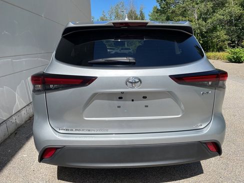 Used 2025 Toyota Highlander XLE image 9