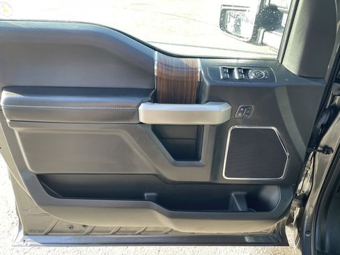 Used 2017 Ford F150 Lariat w/ Equipment Group 502A Luxury AWD/4WD image 13