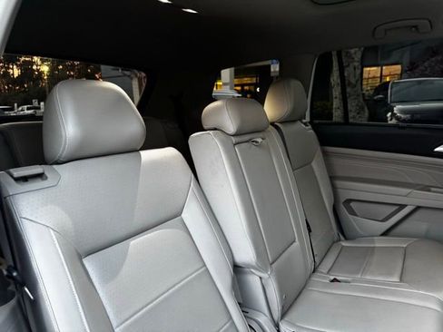 Used 2022 Volkswagen Atlas SE w/ Panoramic Sunroof Package image 13