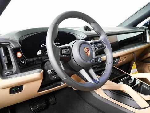 New 2026 Porsche Cayenne Coupe image 4