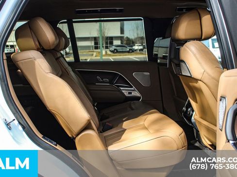 Used 2024 Land Rover Range Rover Long Wheelbase Autobiography image 22