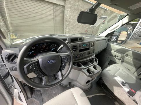 New 2024 Ford E-450 and Econoline 450 Super Duty w/ Driver's Safety Package RWD image 28