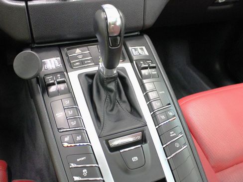 Used 2016 Porsche Macan S image 64