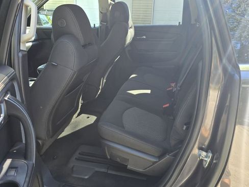 Used 2015 Chevrolet Traverse LT image 11