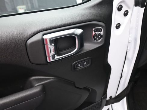 New 2025 Jeep Gladiator Sport AWD/4WD image 20