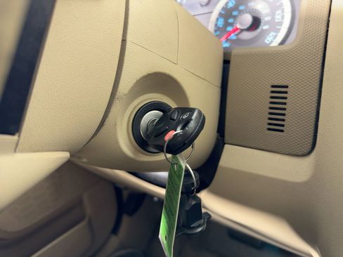 Used 2011 Ford Escape Limited w/ 302A Rapid Spec Order Code image 24