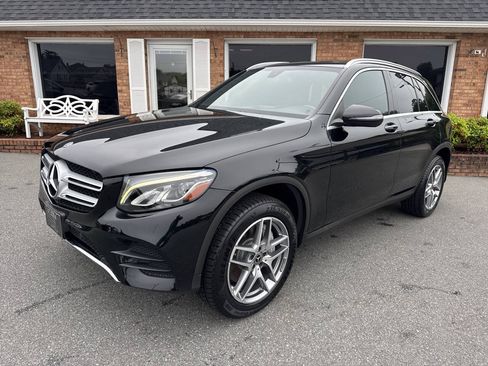 Used 2019 Mercedes-Benz GLC 300 4MATIC image 5