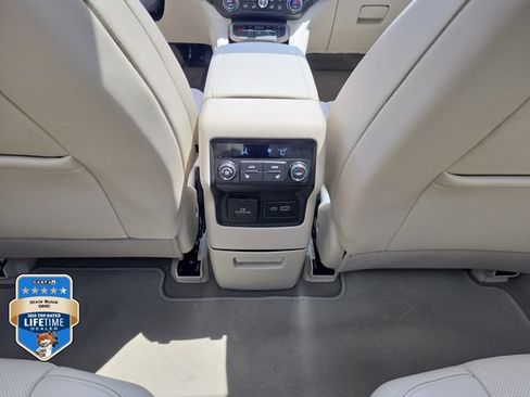 Certified 2023 GMC Acadia Denali w/ Denali Technology Package FWD image 13
