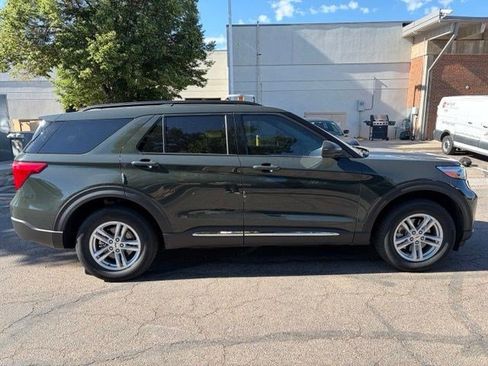 Used 2023 Ford Explorer XLT w/ Equipment Group 202A AWD/4WD image 4