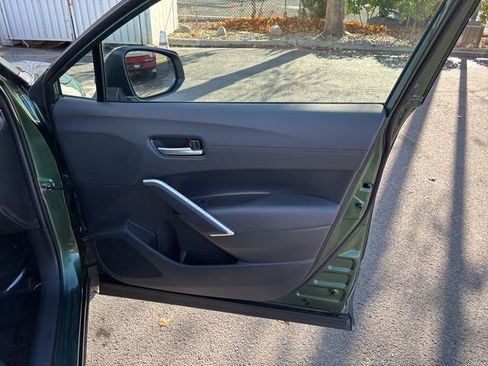 Used 2025 Toyota Corolla Cross XLE image 33