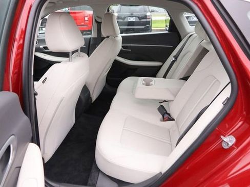 Used 2025 Hyundai Sonata SEL FWD image 9