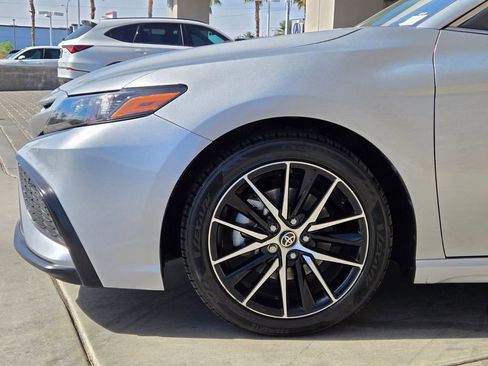 Used 2024 Toyota Camry SE FWD image 11