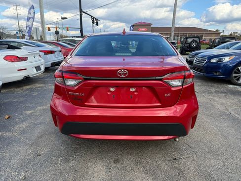 Used 2021 Toyota Corolla LE image 5