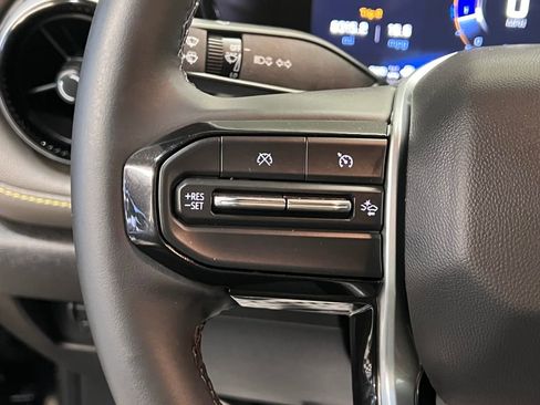 Used 2024 Chevrolet Colorado ZR2 image 25