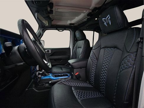 Used 2022 Jeep Wrangler Unlimited Sahara w/ Cold Weather Group image 13