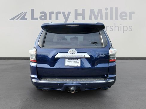 Used 2016 Toyota 4Runner Limited image 4
