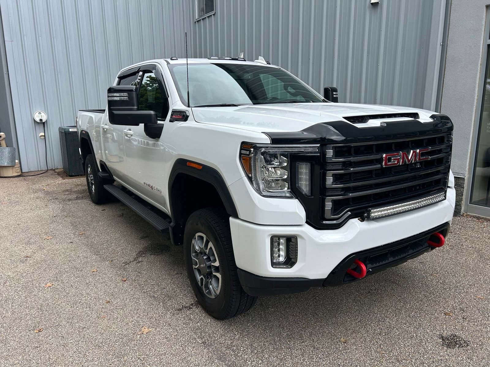 Used 2022 GMC Sierra 2500 AT4 w/ Gooseneck/5TH Wheel Package AWD/4WD image 3