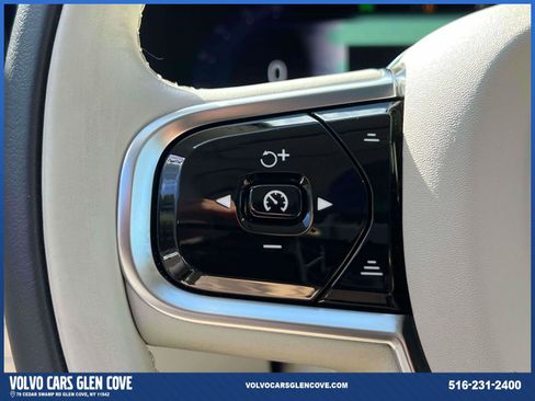 Used 2025 Volvo XC60 T8 Plus image 21