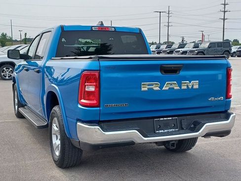 Used 2025 RAM 1500 Big Horn AWD/4WD image 3