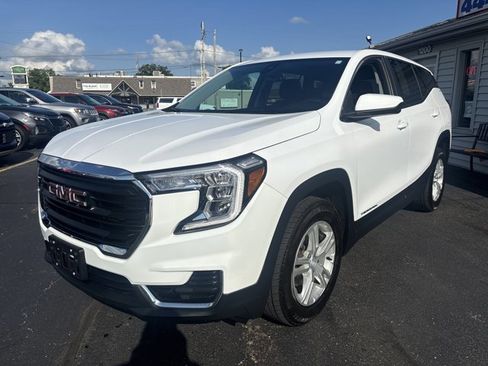 Used 2023 GMC Terrain SLE image 7