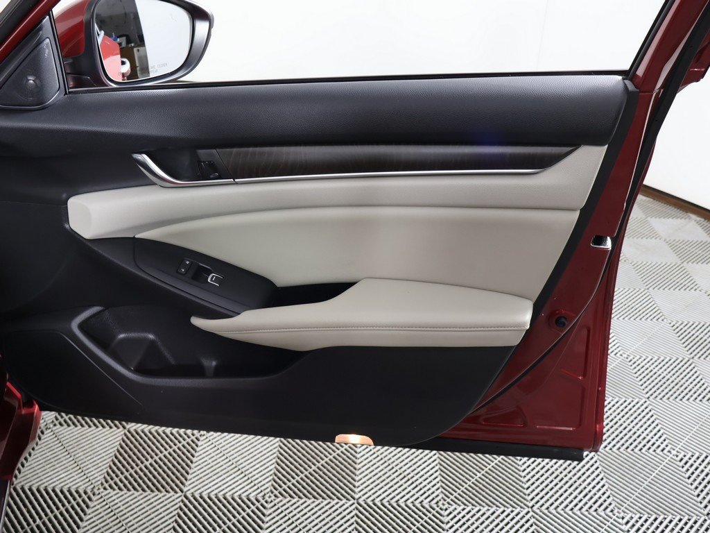 Used 2019 Honda Accord Touring image 27