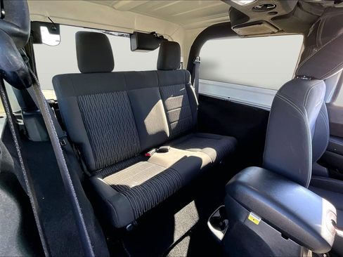 Used 2018 Jeep Wrangler Sahara w/ Connectivity Group image 22