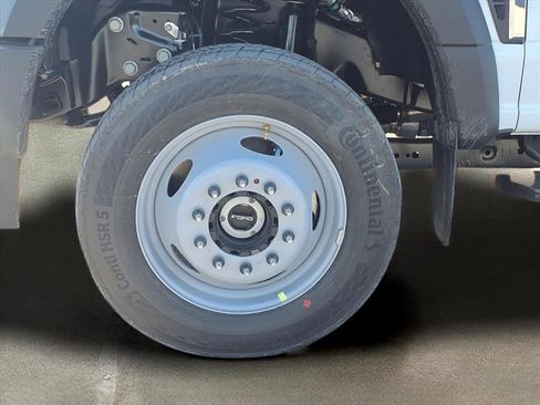 New 2026 Ford F450 XL w/ XL Chrome Package image 21