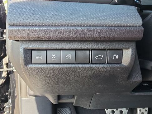 Used 2025 Toyota Camry SE FWD image 21